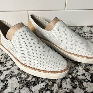 Ugg summer shoe. Brand new size 9.5.